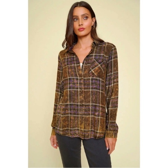 MYSTREE BOUTIQUE Washed Plaid Flannel Top - Picture 4 of 9